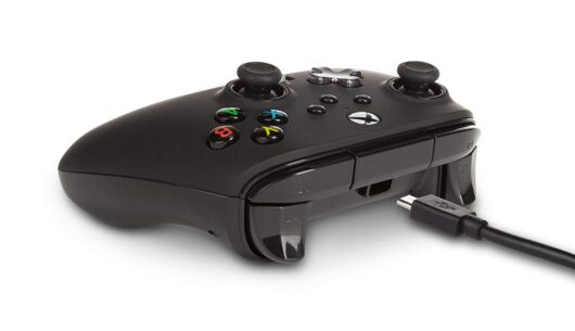 PowerA Enhanced Wired Gaming Controller for Xbox One/Series, Windows 10/11 PC Preowned - Image 5
